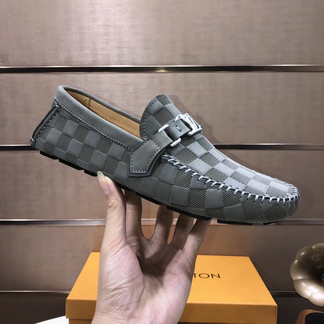 Men's men's shoes 💰420💰 [LV Doudou shoes] (water-dyed cowhide lining) new model is on the market, available on the official website. The new Doudou shoes are processed into single-color materials, and the uppers are made of imported cowhide material. The body of the shoe is fully hemmed with mark thread, and is lined with imported original cowhide leather. The elegant shoe shape is super suitable for all-matching, and the size is 38-44.